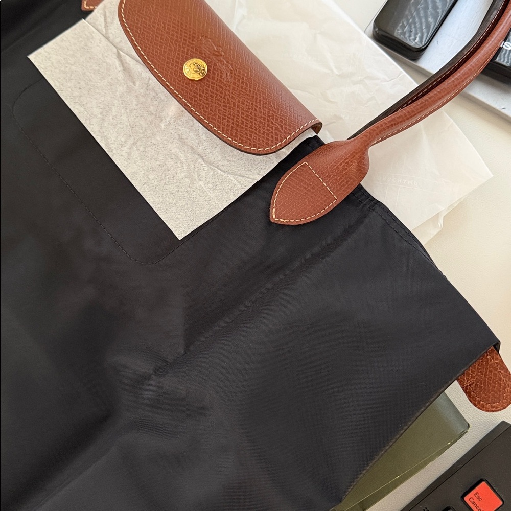 NWOT Longchamp Le Pilage Tote L1899089001 - Picture 6 of 11